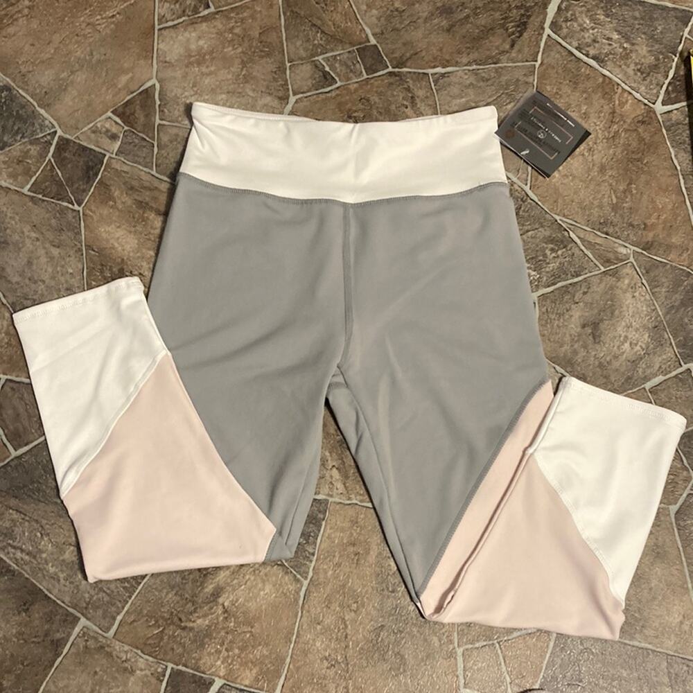NWT Threads 4 Thought Gray White Pink Sz M Leggings - Picture 2 of 12
